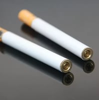 ولاعة على شكل سيجارة