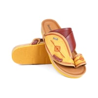 حذاء رجالي شرقي من باتونيا - اصفر