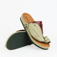 حذاء شرقي من باتونيا