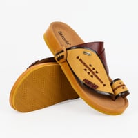 حذاء شرقي من باتونيا