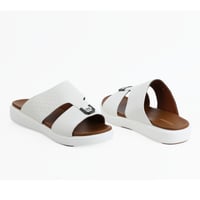 حذاء خليجي من باتونيا - ابيض