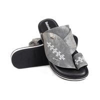 حذاء رجالي شرقي من باتونيا - اسود ورمادي