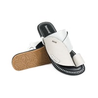 حذاء رجالي شرقي من باتونيا - اوف وايت