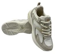 حذاء رياضي نسائي من باتونيا - بيج