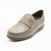 حذاء سادة مطرز بالخيوط بإكسسوار مضفر جلد طبيعي - ر...