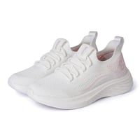 حذاء نسائي من باتونيا - أبيض