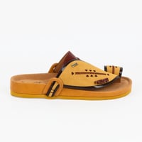 حذاء شرقي من باتونيا