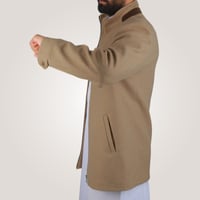 جاكيت رجالي قصير من باتونيا - بني فاتح