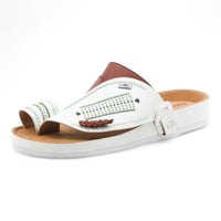 حذاء شرقي من باتونيا - أبيض