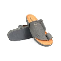 حذاء رجالي شرقي من باتونيا - رمادي