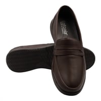 حذاء رسمي سادة مطرز بخيوط بنفس اللون ورباط جلد طبي...