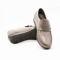 حذاء سادة مطرز بالخيط رسمي برباط وتوكة - رمادي