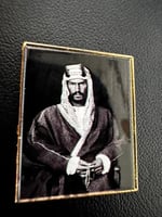 ملصق معدني عبدالعزيز