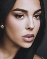 عدسات امارا الشهرية الموند- Amara Almond