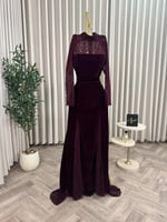 فستان عنابي مخمل