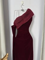 فستان ناعم برغندي