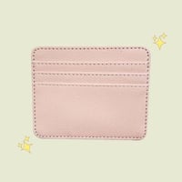 محفظة بلون وردي (برسم خاص)