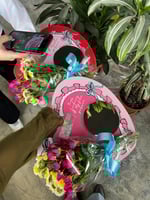 باقة ورد بتصميم وردي ( توصيل لمدينه الرياض فقط )