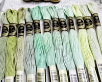 خيوط تطريز درجات أخضر فاتح