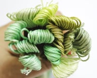 خيوط تطريز درجات أخضر فاتح