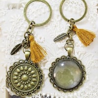 ميدالية بنقش بالخلف لون برونزي