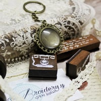 ميدالية نقش جهتين لون برونزي