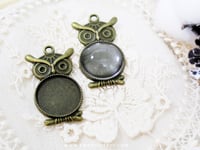 قلائد برونزي شكل بومه