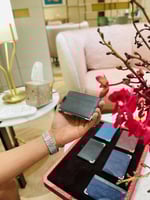 محفظة بطاقات بسيطة من مجموعة موست دو كارتييه & بوك...