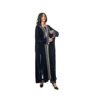 عباية حجازي مخمل لون كحلي