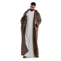 فروة مخمل خط عربي لون بني غامق