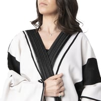 عباية بشت ملكي صوف لون اسود