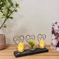 شمعدان خشب وحديد 3 قلوب