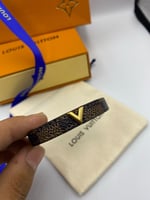 إساورة جلد نحيف