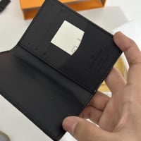 محفظة لويس فتون