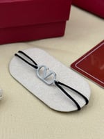 اسوارة فلنتينو اسود