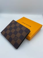 محفظة لويس فتون