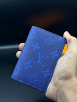 محفظة لويس فتون