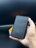 محفظة لويس فتون