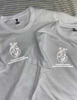 تيشيرت بشعار قلب