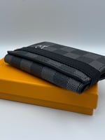 محفظة لويس فتون