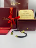 إساورة جلد اسود