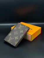 محفظة لويس فتون