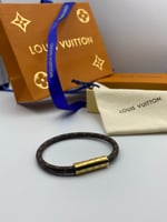 إساورة جلد ذهبي