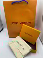 محفظة لويس فتون