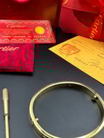 إسوارة كارتييه لوف فصوص