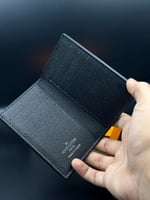 محفظة لويس فتون