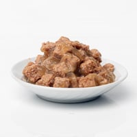 معلبات لقمة قطع السالمون والروبيان في المرق للقطط...