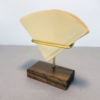 حامل فلاتر قهوة ورقية خشبي ذهبي cd-22