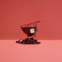 شاي الكركديه بالتوت