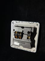 فيش ثلاثي 13A بيانو باللون الفضي المعتق